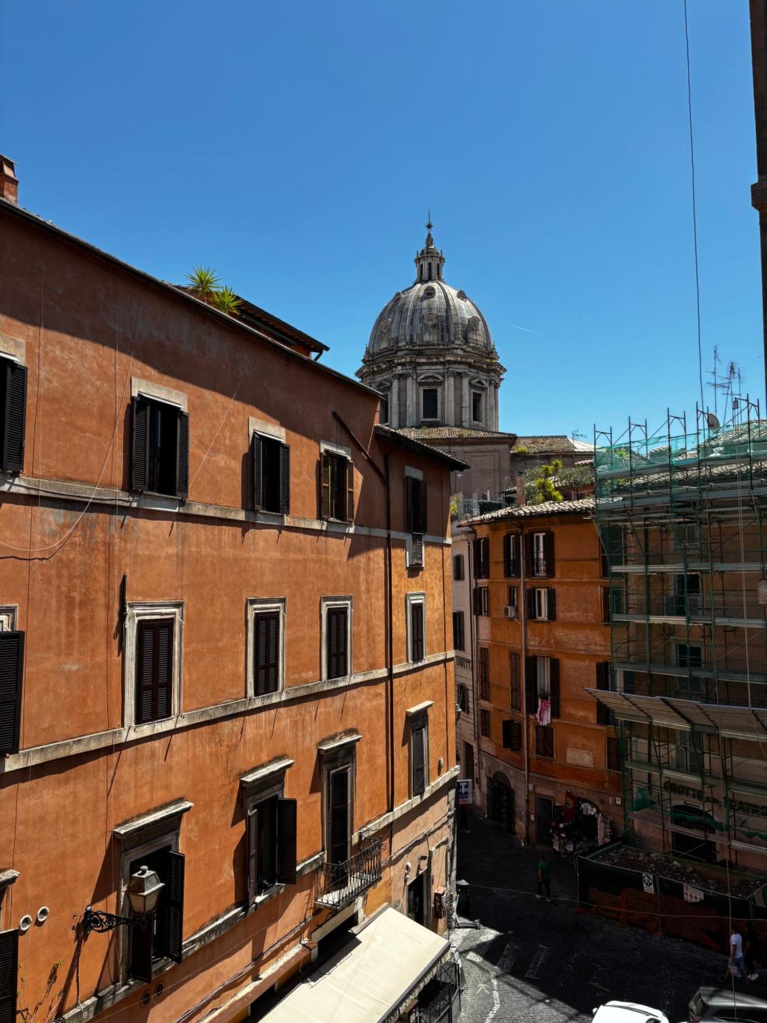 Appartamento Atelier Ed Affreschi A Campo De Fiori Roma